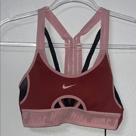 Nike Women's Two-Tone Sports Bra - Picture 3 of 6